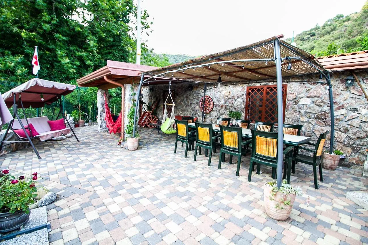 Le Muse Country House - Gole Alcantara Motta Camastra Orman Evi
