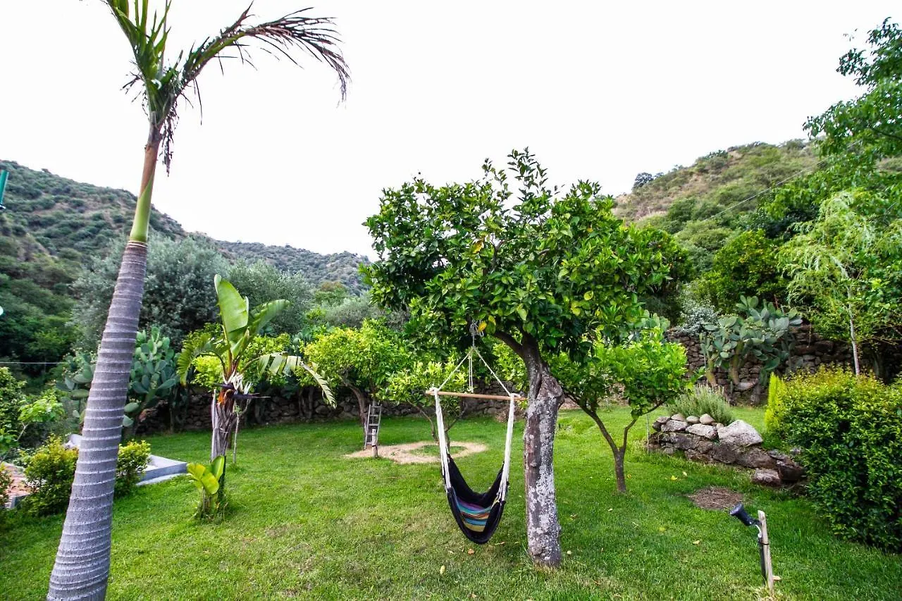 Le Muse Country House - Gole Alcantara Motta Camastra 0*,  Italy