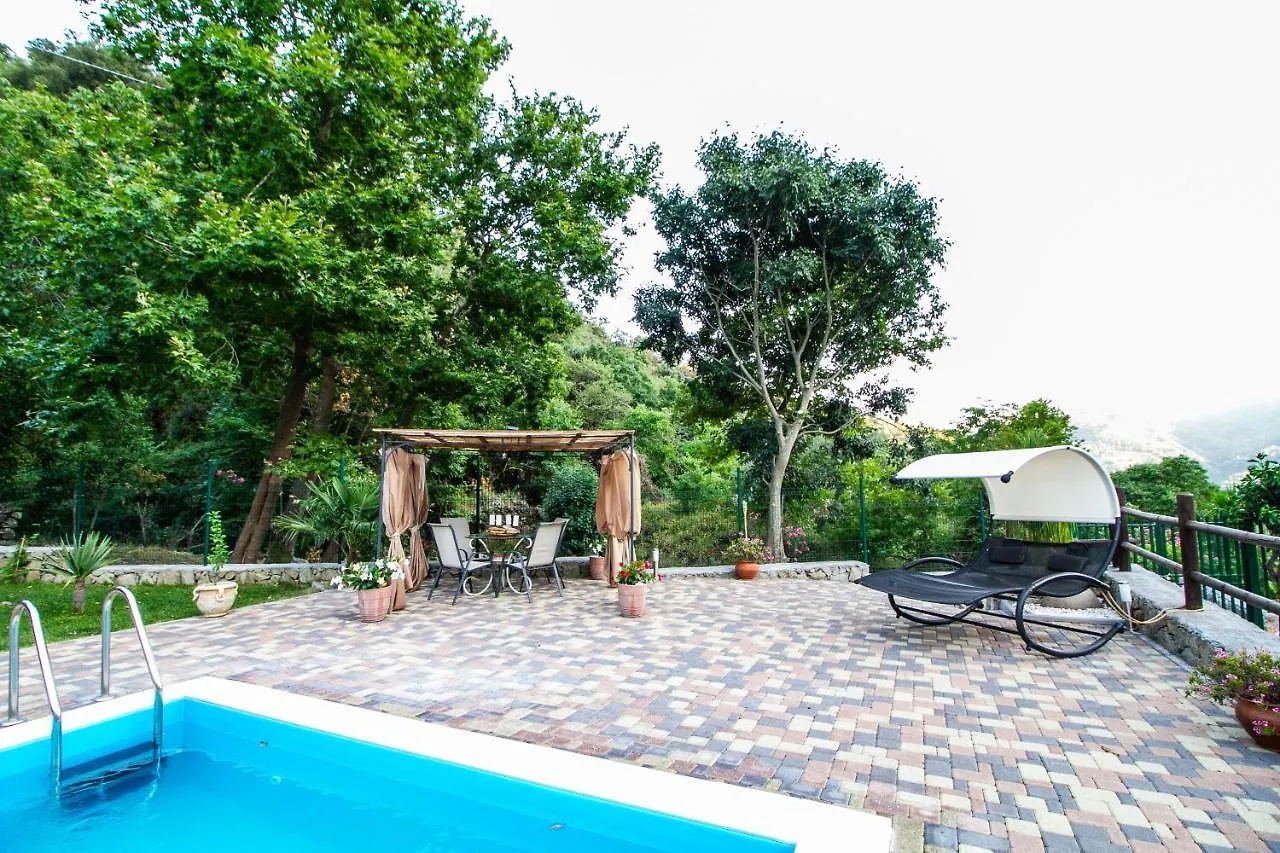 Le Muse Country House - Gole Alcantara Motta Camastra 0*,  Italy